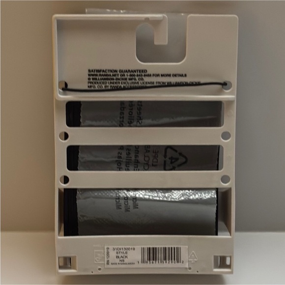 Dickies Classic Black Leather Billfold Wallet - Picture 13 of 13